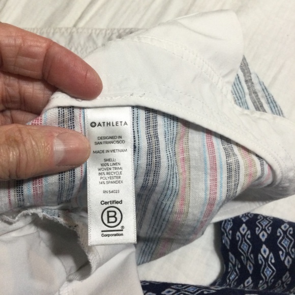 2 for 1 price. Linen Athleta shorts and Gap T-shirt - Picture 3 of 10